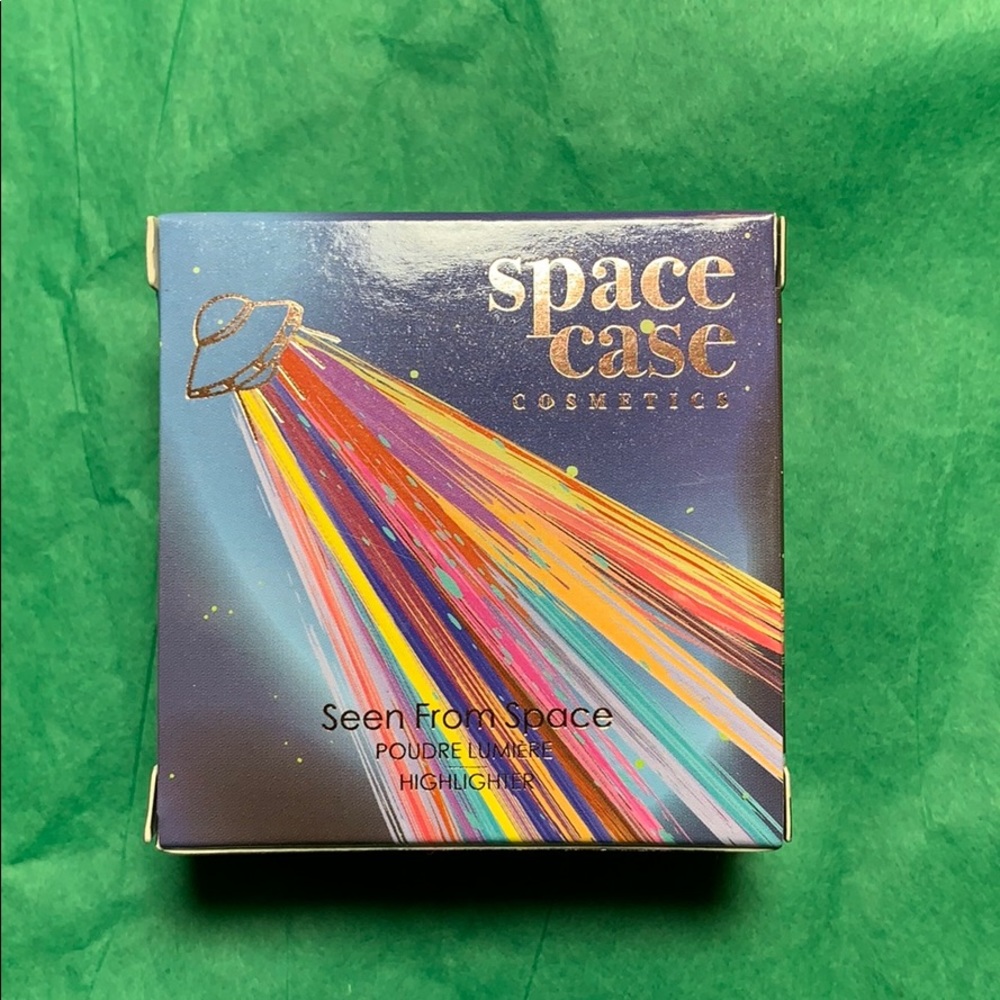 (NWT) Space Case Champagne Highlighter